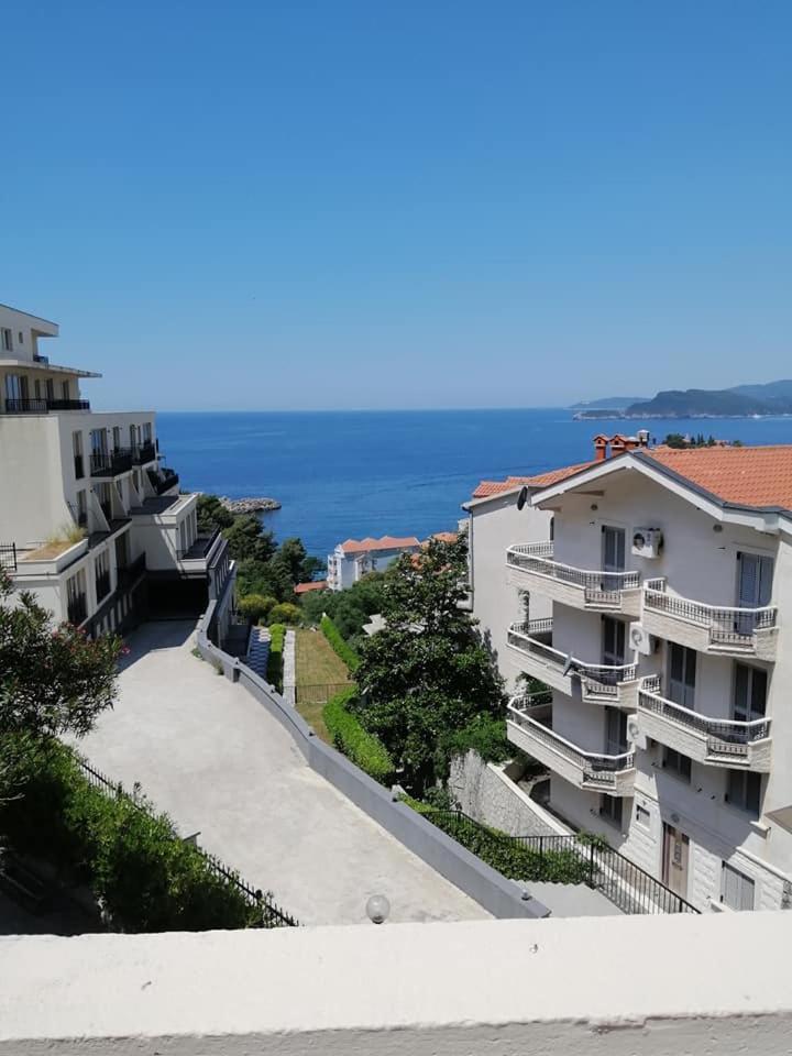 Apartments Dunja 스베티스테판 외부 사진