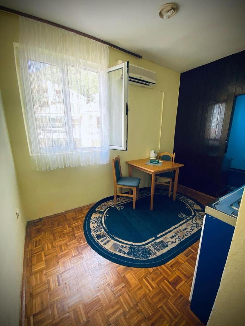 Apartments Dunja 스베티스테판 외부 사진