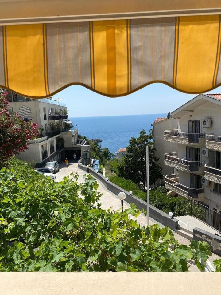 Apartments Dunja 스베티스테판 외부 사진