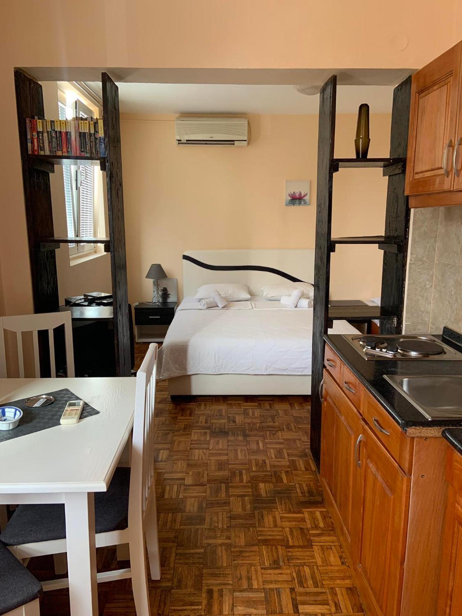 Apartments Dunja 스베티스테판 외부 사진