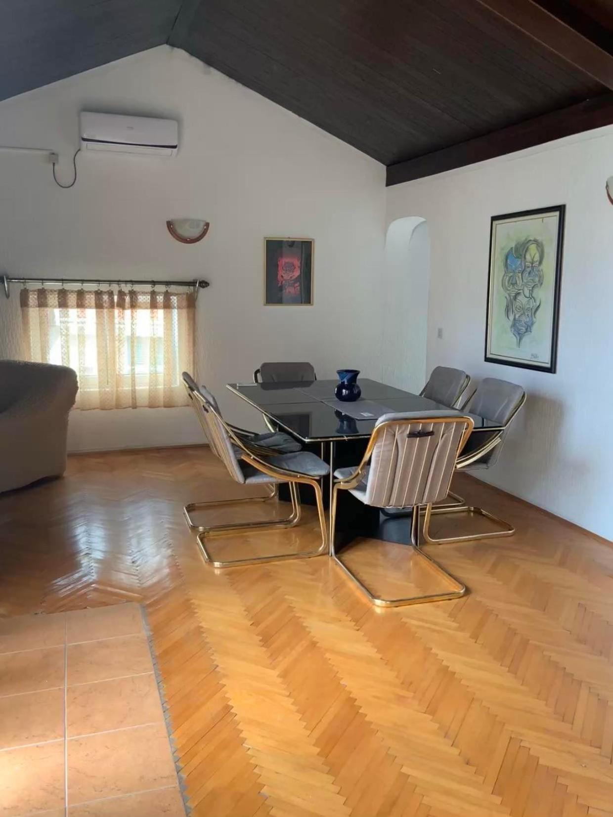 Apartments Dunja 스베티스테판 외부 사진